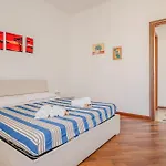 Guesthost - Sweet - Cozy In Апартаменти *