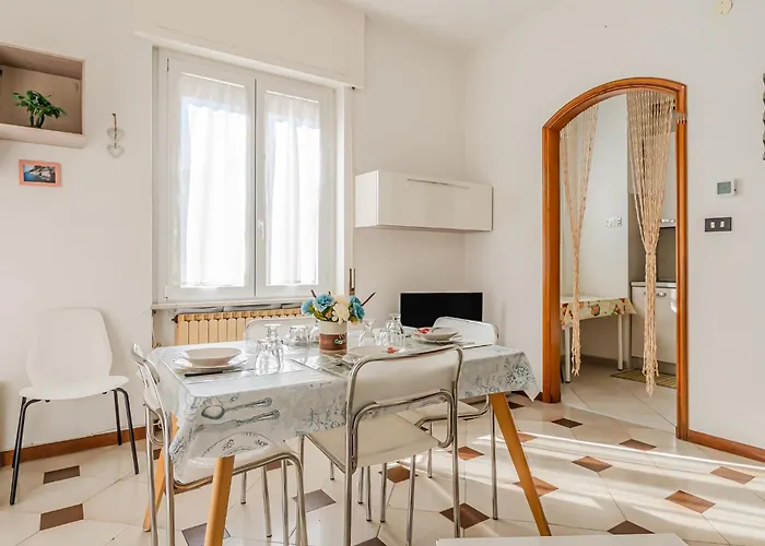 Guesthost - Sweet - Cozy In