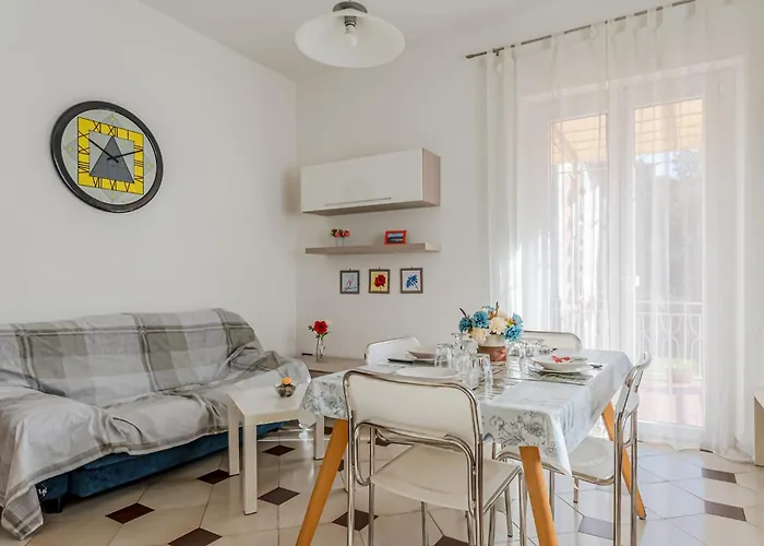 Apartment Guesthost - Sweet - Cozy In *